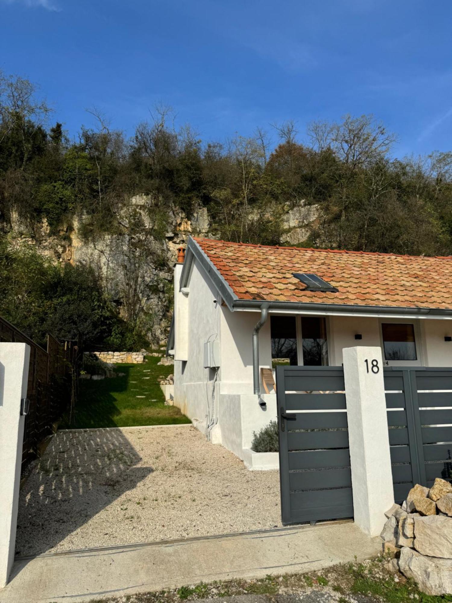 Maison Au Bord De L'Eau Les Roches Rochefort-sur-Nenon Buitenkant foto