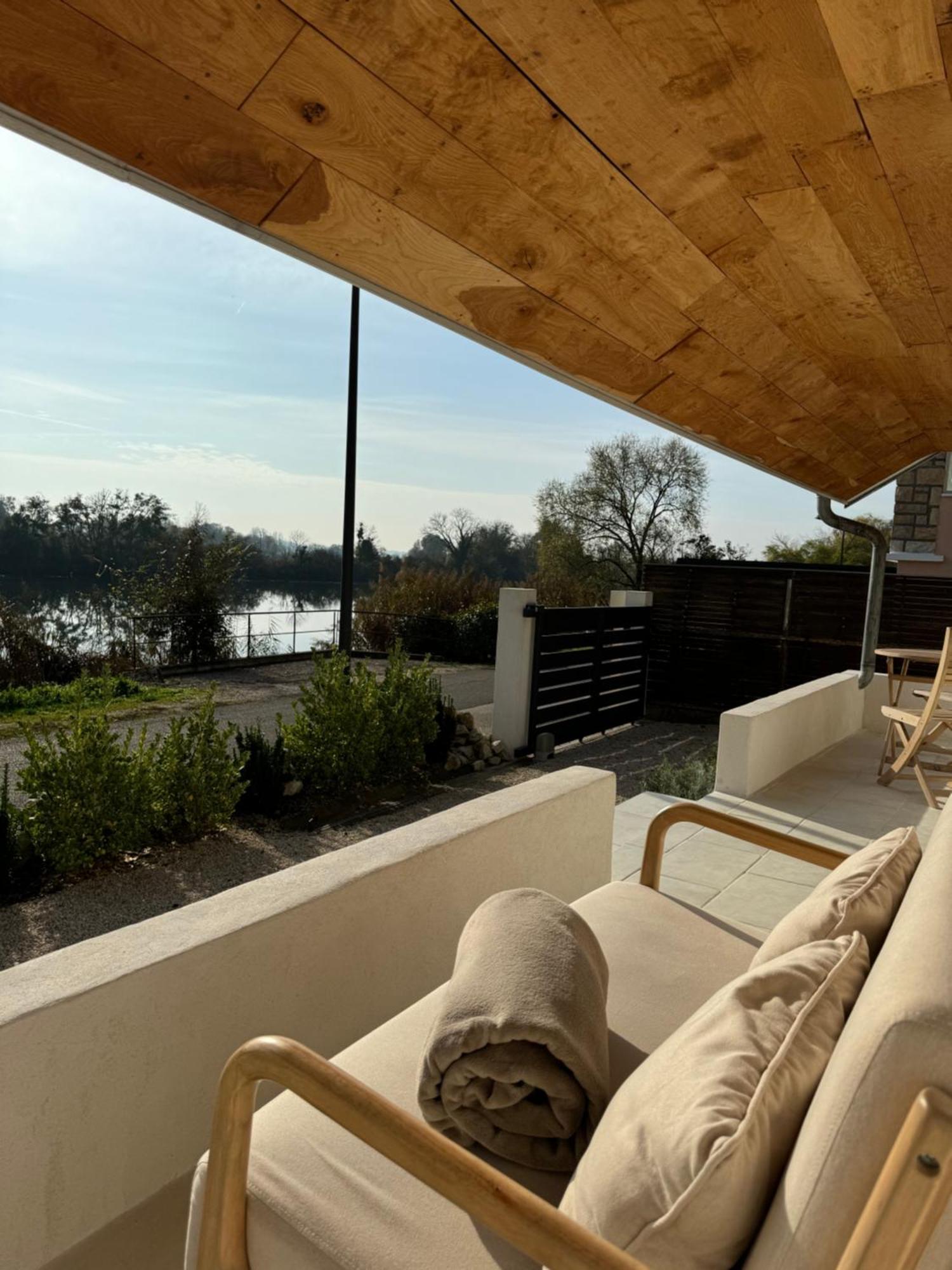 Maison Au Bord De L'Eau Les Roches Rochefort-sur-Nenon Buitenkant foto